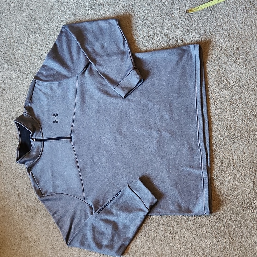Mens Under Armour zip up top Size 2XL